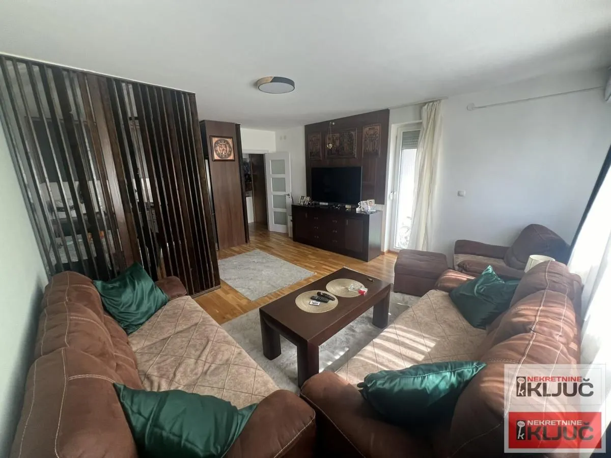 Prodaja, četvorosoban stan, 78m², Adice, Novi Sad Sve Podlokacije