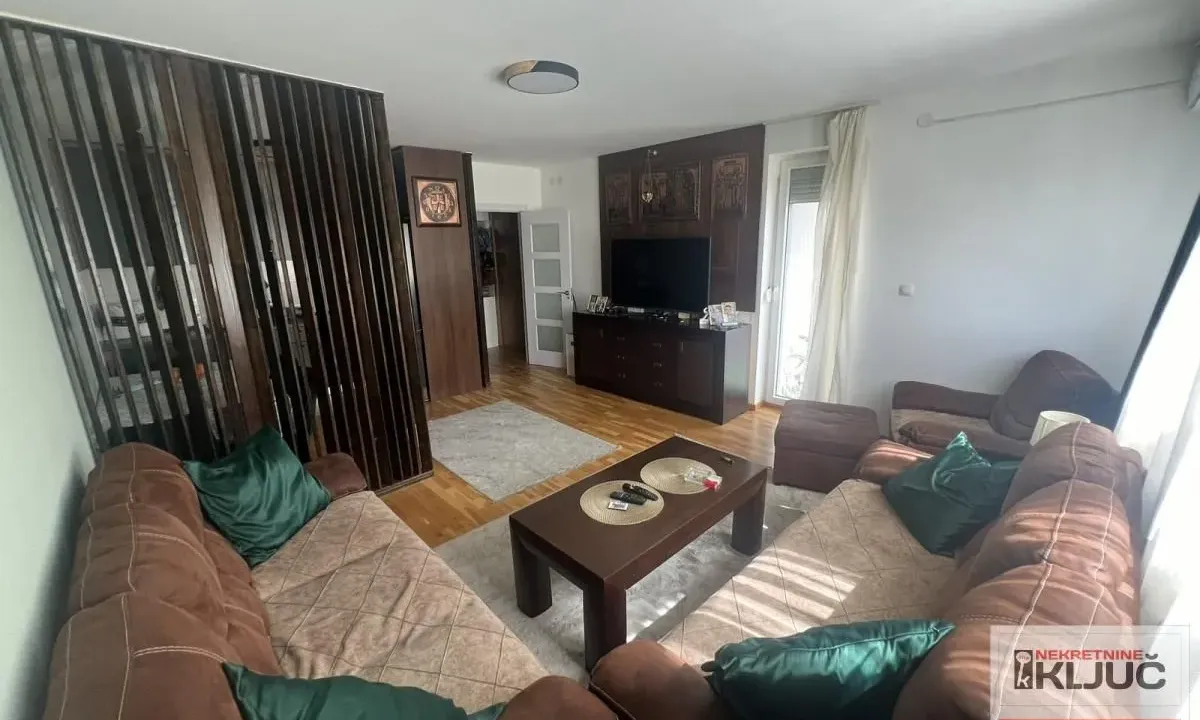 Prodaja, četvorosoban stan, 78m², Adice, Novi Sad Sve Podlokacije