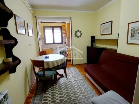 Izdavanje, jednosoban stan, 38m², Kalenić Pijaca, Vračar Sve Podlokacije - image 2