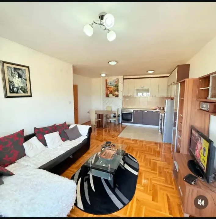 Rent, two bedroom apartment, 60m², 1 maj, Podgorica