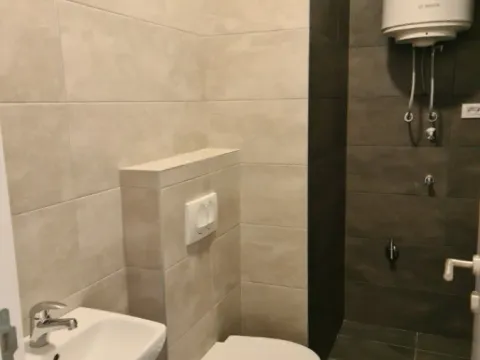 Izdavanje, trosoban stan, 67m², Centar, Novi Sad - image 5