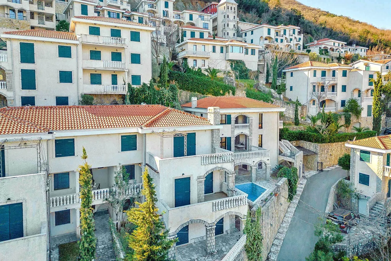 Prodaja, dvosoban stan, 92m², Kostanjica, Kotor