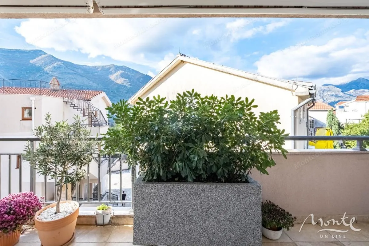 Prodaja, trosoban stan, 114m², Dobrota, Kotor