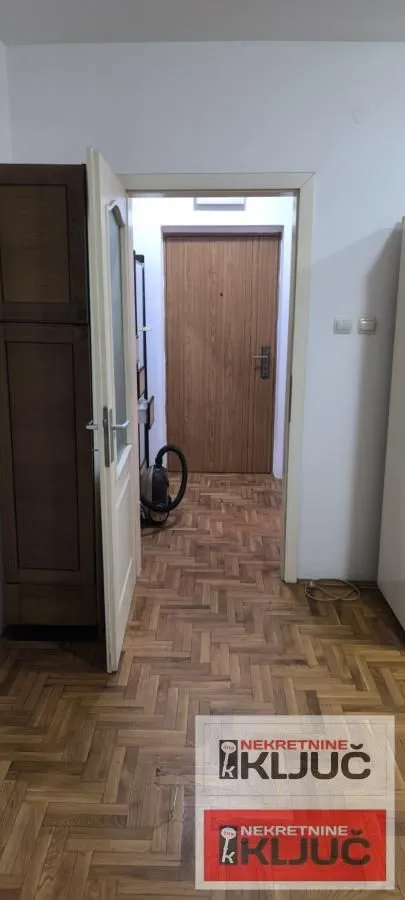 Izdavanje, garsonjera, 29m², Salajka, Novi Sad Sve Podlokacije