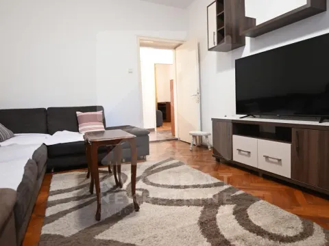 Rent, two bedroom apartment, 68m², Centar, Podgorica - image 2