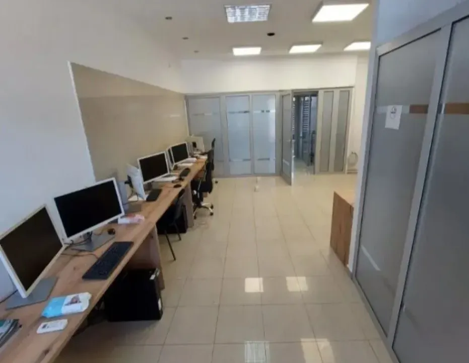 Izdavanje, poslovni prostor, 120m², Preko Morače, Podgorica