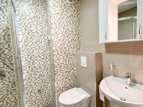 Izdavanje, jednosoban stan, 47m², City Kvart, Podgorica - image 7