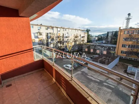 Izdavanje, dvosoban stan, 68m², Preko Morače, Podgorica - image 2