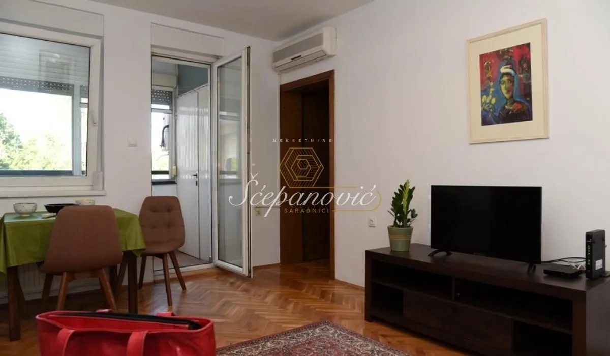 Izdavanje, dvosoban stan, 49m², Betanija, Novi Sad Sve Podlokacije
