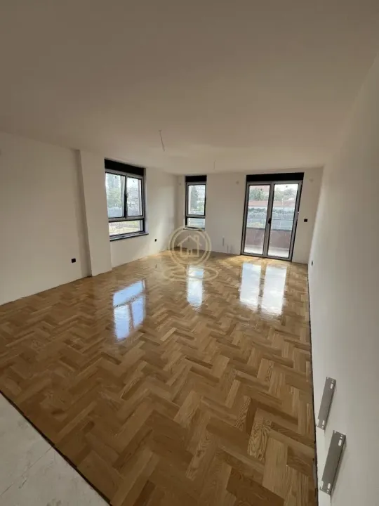 Prodaja, trosoban stan, 89m², Medijana, Niš