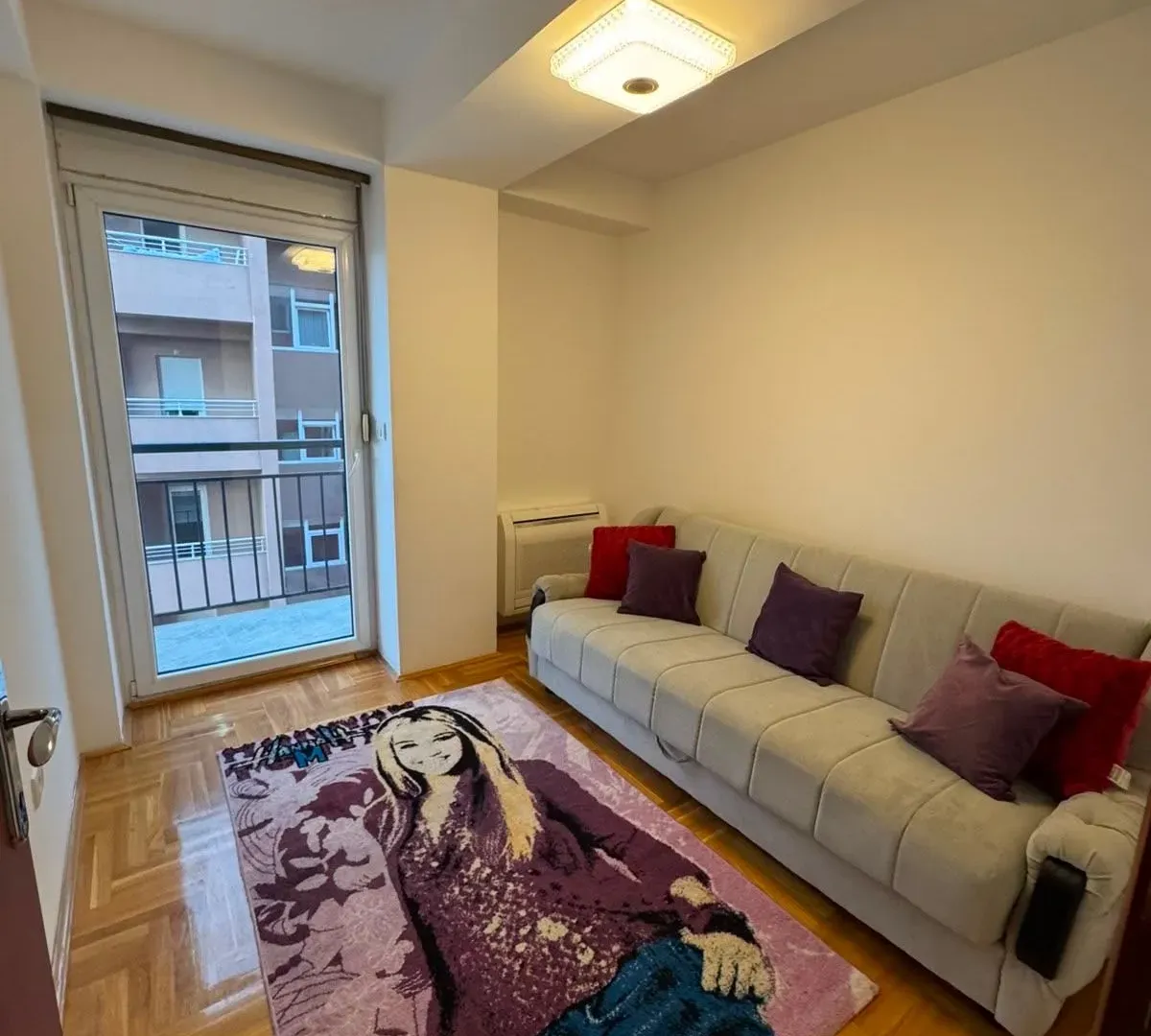 Izdavanje, trosoban stan, 92m², Kruševac, Podgorica