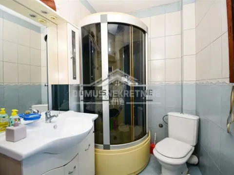 Prodaja, kuća, 230m², Stari Aerodrom, Podgorica - image 8