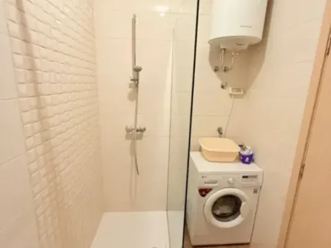 Izdavanje, jednosoban stan, 47m², City Kvart, Podgorica - image 10