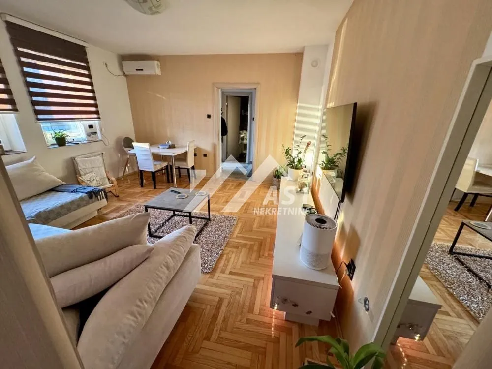 Izdavanje, dvosoban stan, 50m², Salajka, Novi Sad Sve Podlokacije