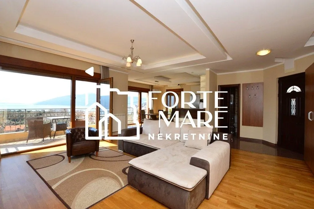 Prodaja, trosoban stan, 140m², Zelenika, Herceg Novi