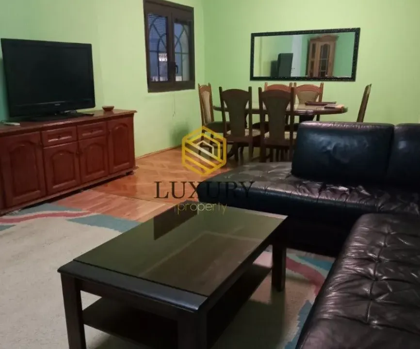 Izdavanje, trosoban stan, 850m², Nova Dalmatinska, Podgorica