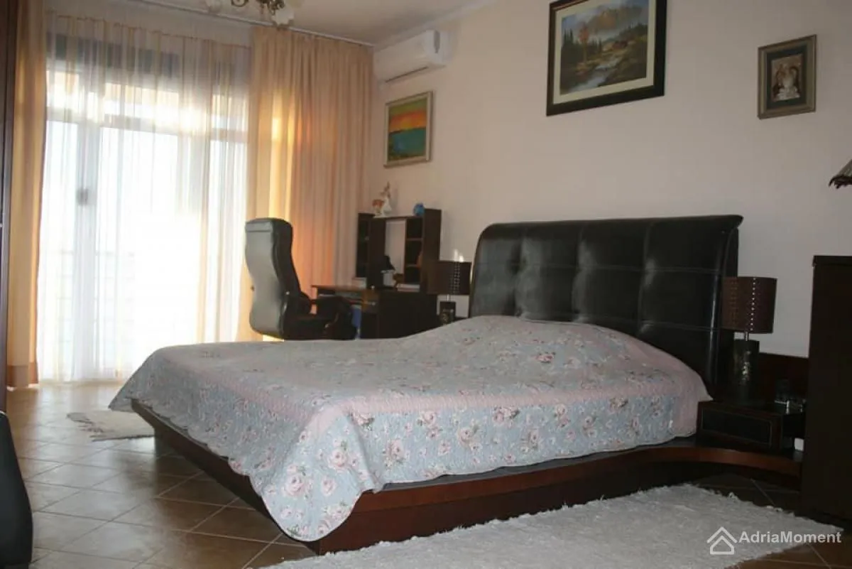 Sale, house, 330m², Utjeha, Bar