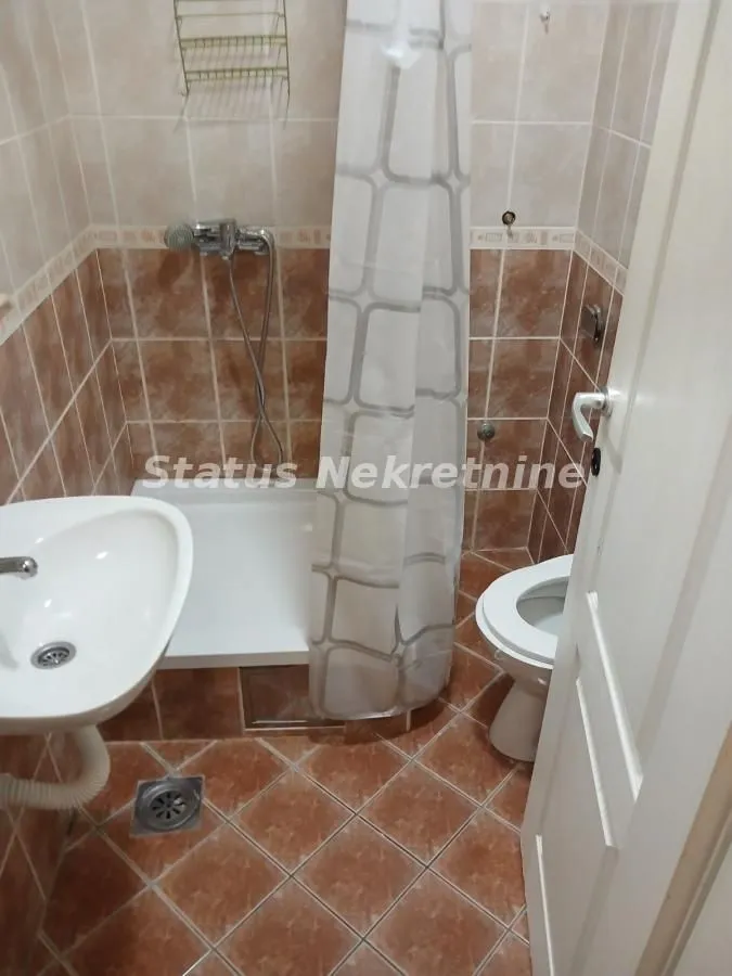 Izdavanje, garsonjera, 26m², Nova Detelinara, Novi Sad Sve Podlokacije