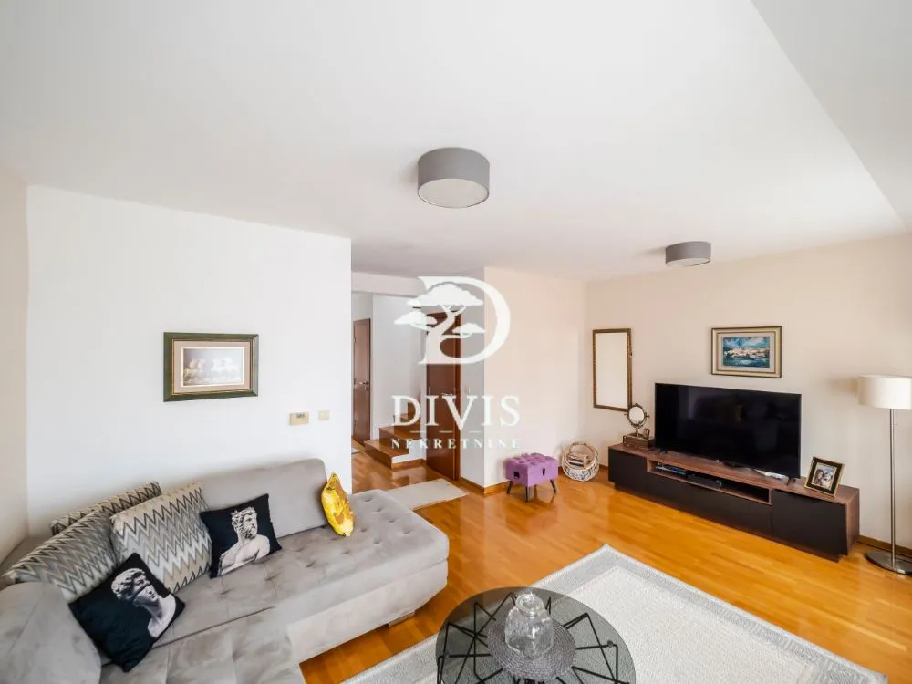 Prodaja, trosoban stan, 94m², Lion, Zvezdara Sve Podlokacije