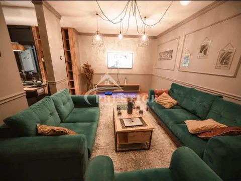 Izdavanje, dvosoban stan, 65m², Stari Aerodrom, Podgorica