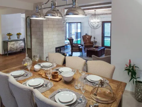 Sale, house, 192m², Dobrota, Kotor - image 14