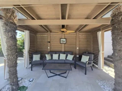 Sale, house, 388m², Sremska Kamenica, Petrovaradin - image 11