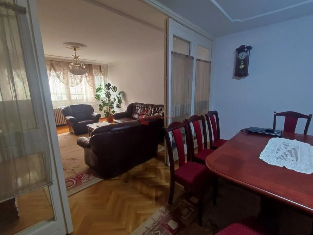 Prodaja, trosoban stan, 98m², Centar, Subotica