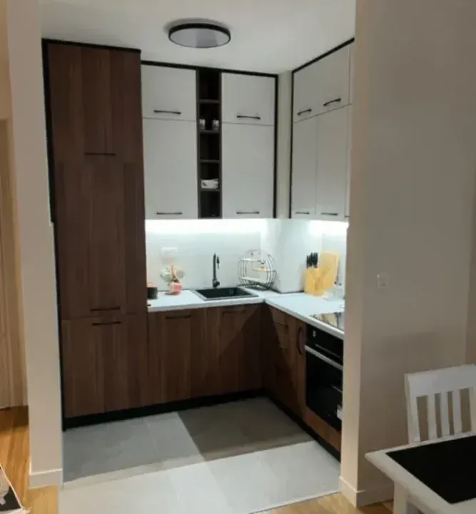 Izdavanje, jednosoban stan, 42m², Central Point, Podgorica