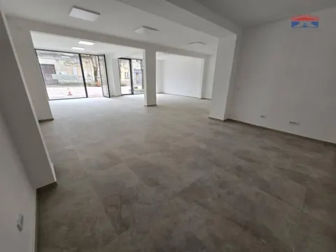 Izdavanje, poslovni prostor, 110m², Centar, Inđija - image 6