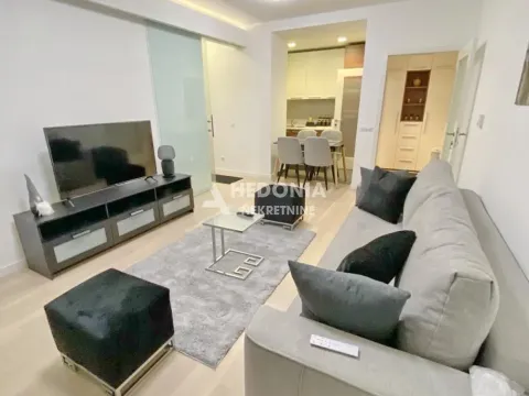 Izdavanje, dvosoban stan, 55m², Novi Beograd Blok 65, Novi Beograd Sve Podlokacije - image 1