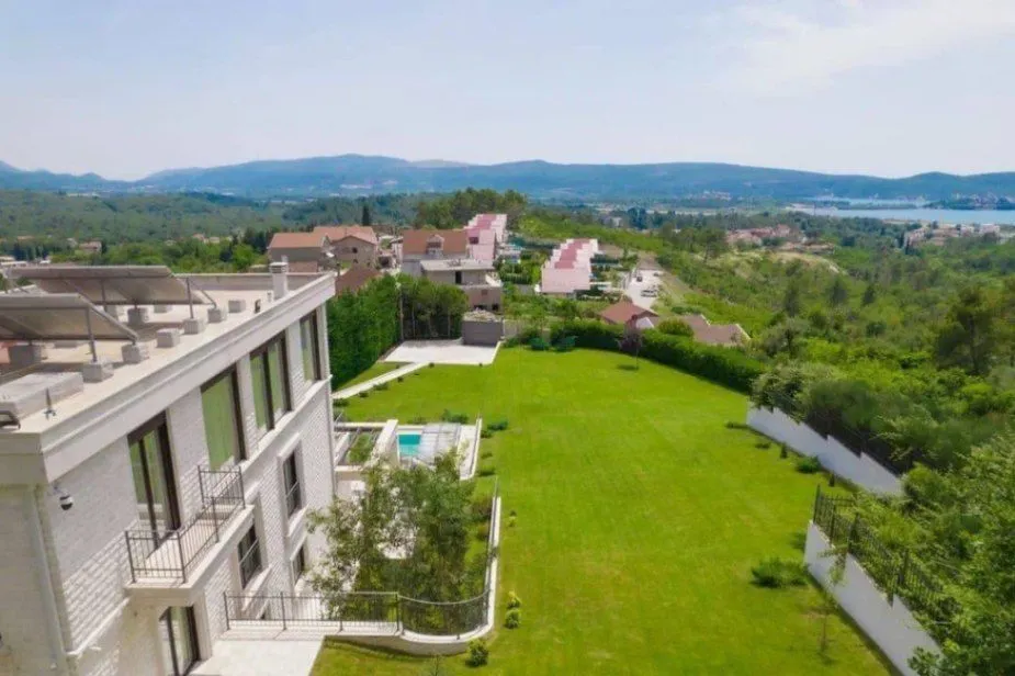 Prodaja, kuća, 750m², Gradiošnica, Tivat