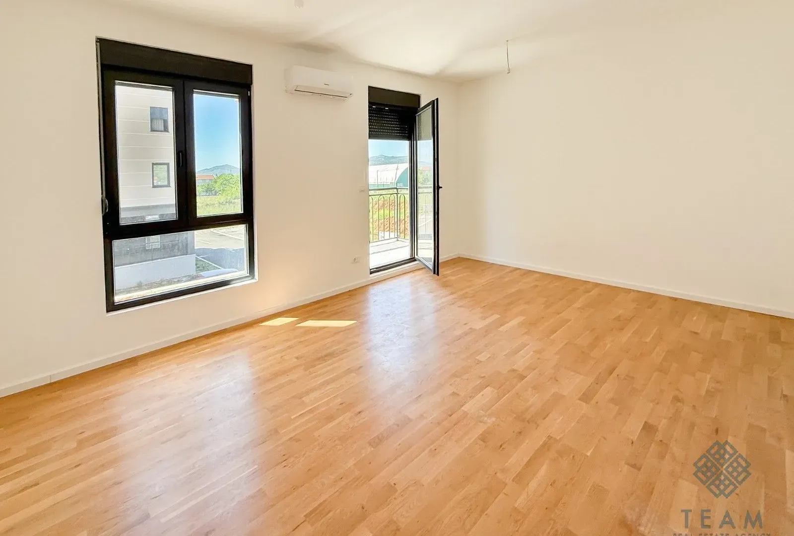 Prodaja, dvosoban stan, 64m², Tološi, Podgorica