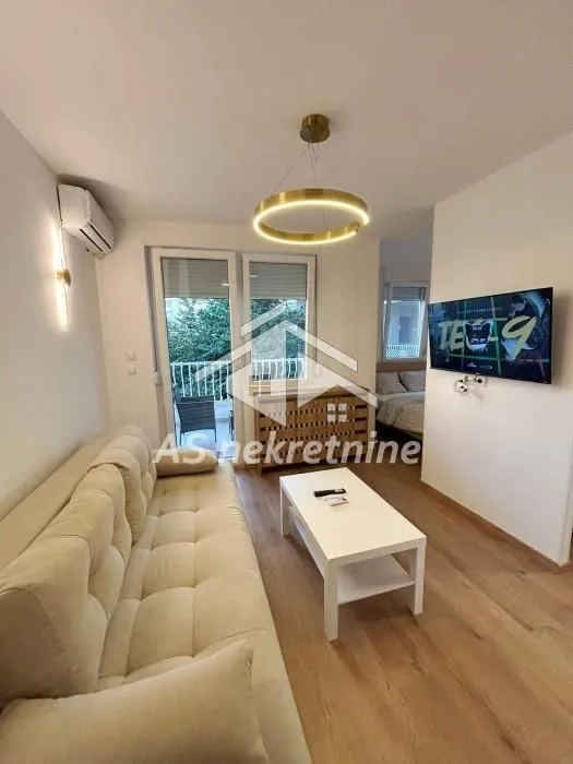 Izdavanje, stan, 34m², Stari Grad, Beograd