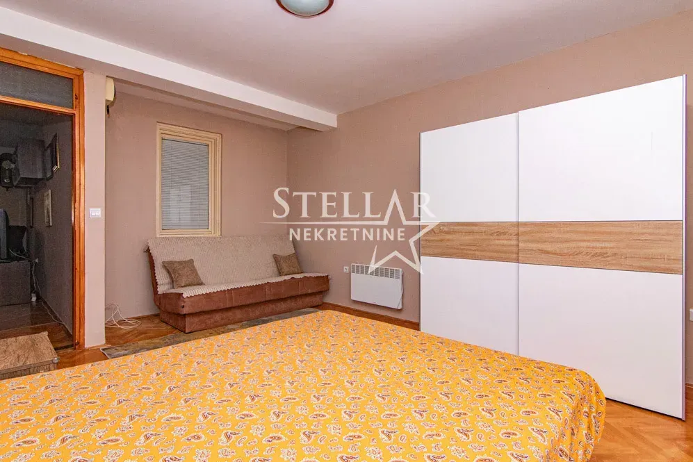 Prodaja, trosoban stan, 90m², Centar, Budva