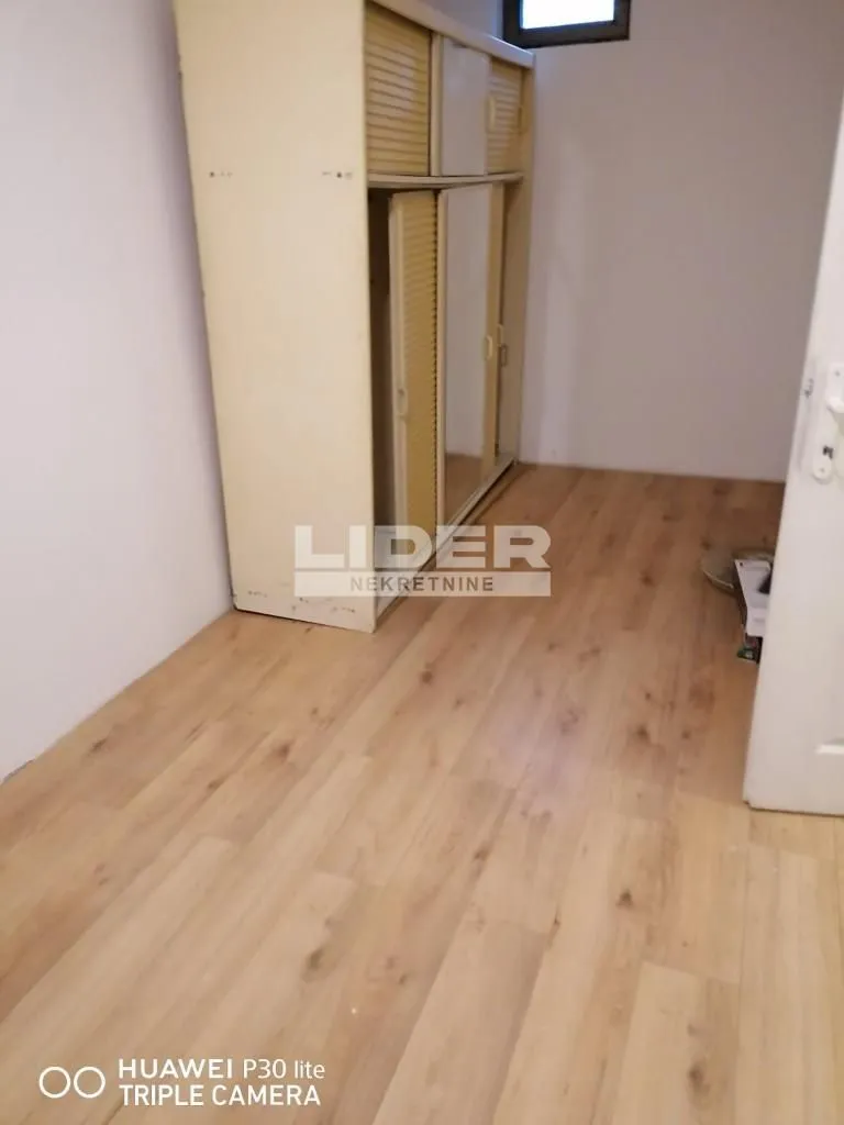 Izdavanje, dvosoban stan, 65m², Zemun Centar, Zemun Sve Podlokacije