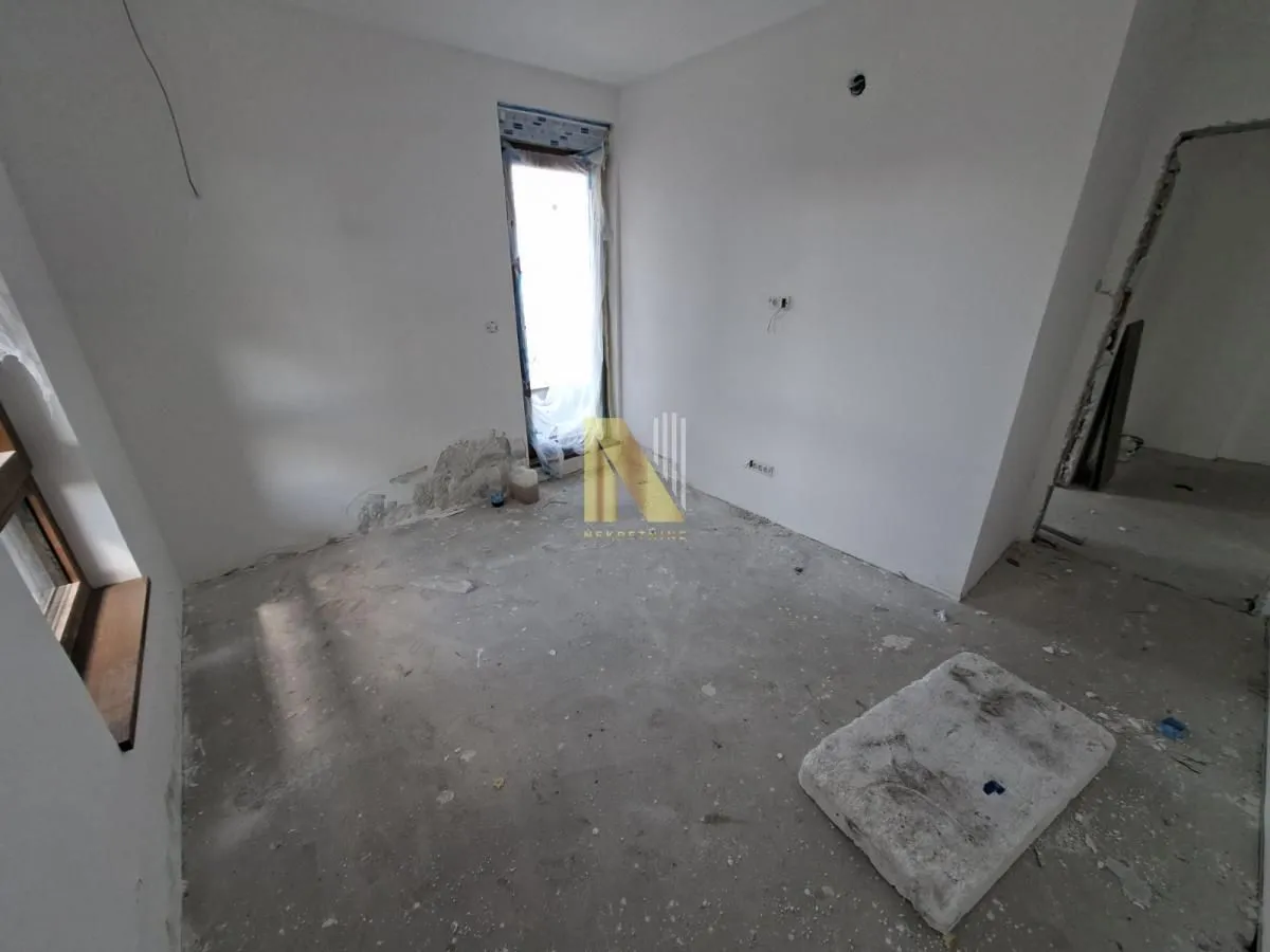 Prodaja, četvorosoban stan, 167m², Sremska Kamenica, Petrovaradin