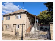 Prodaja, kuća, 190m², Peščara, Subotica - image 1