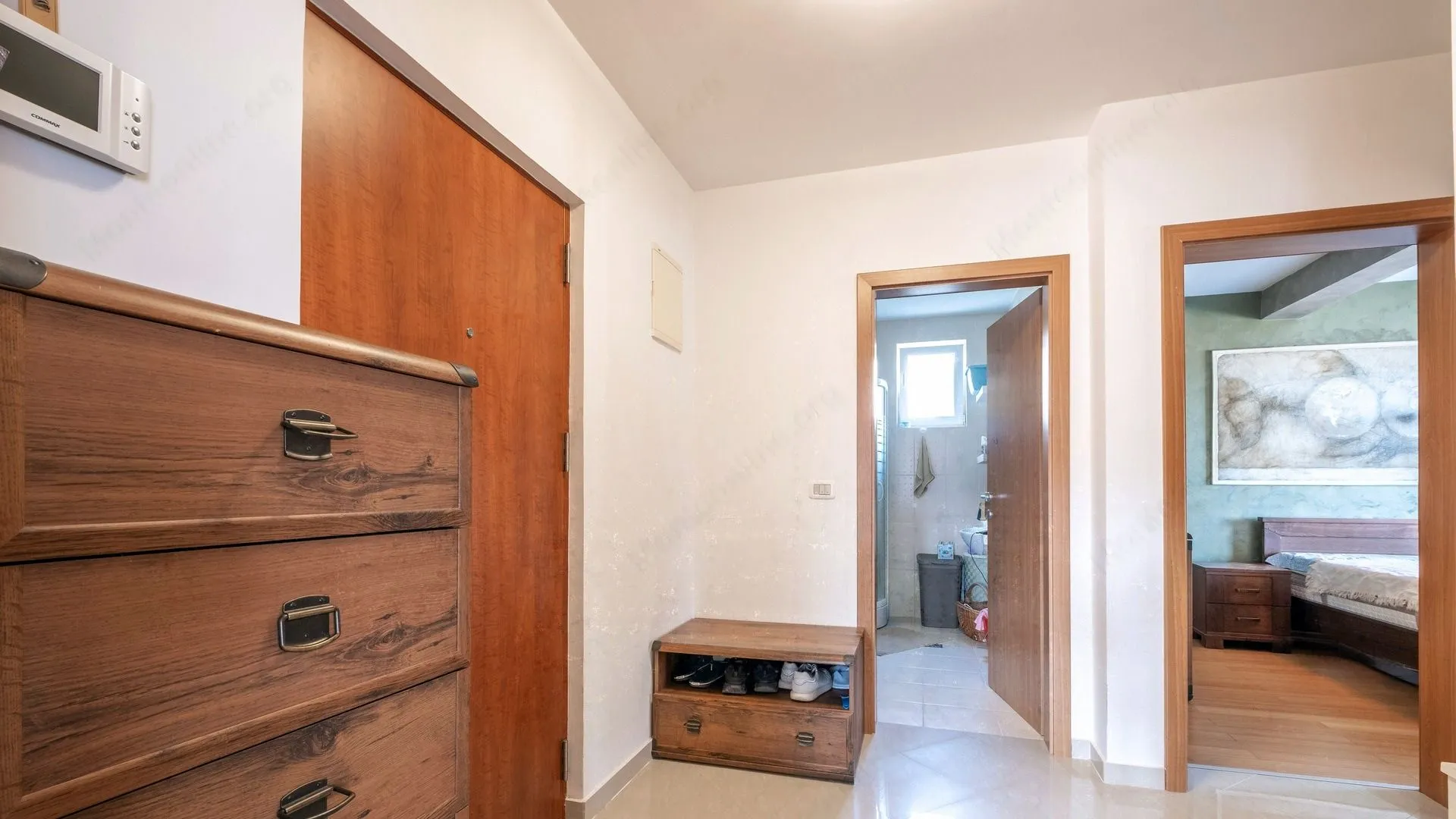 Prodaja, dvosoban stan, 76m², Lazi, Budva