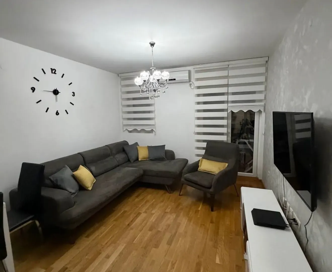 Izdavanje, jednosoban stan, 42m², Stari Aerodrom, Podgorica