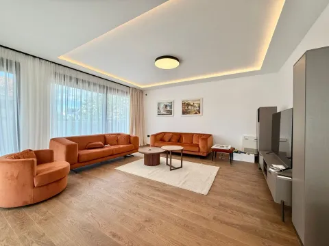 Prodaja, kuća, 220m², Gornja Gorica, Podgorica - image 3