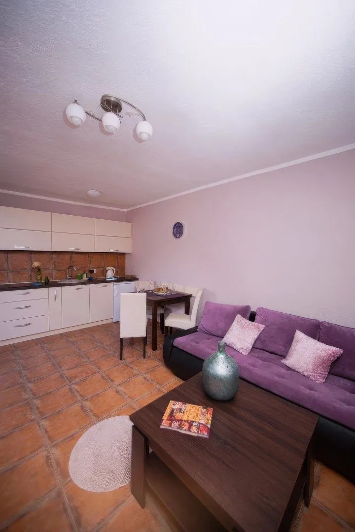 Sale, house, 300m², Krimovica, Kotor