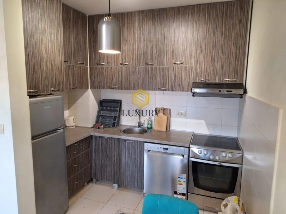 Izdavanje, četvorosoban stan, 43m², Stari Aerodrom, Podgorica