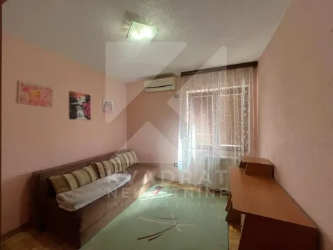 Izdavanje, trosoban stan, 150m², Stari Aerodrom, Podgorica - image 9