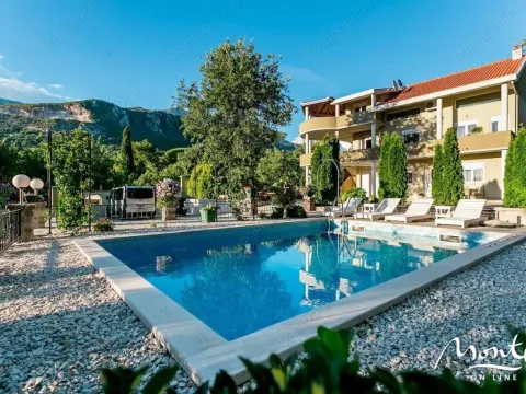 Prodaja, kuća, 396m2, Podi, Herceg Novi Prodaja, kuća, 396m2, Podi, Herceg Novi