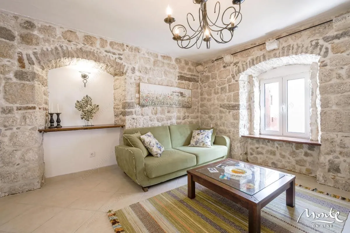 Sale, three bedroom apartment, 80m², Prčanj, Kotor
