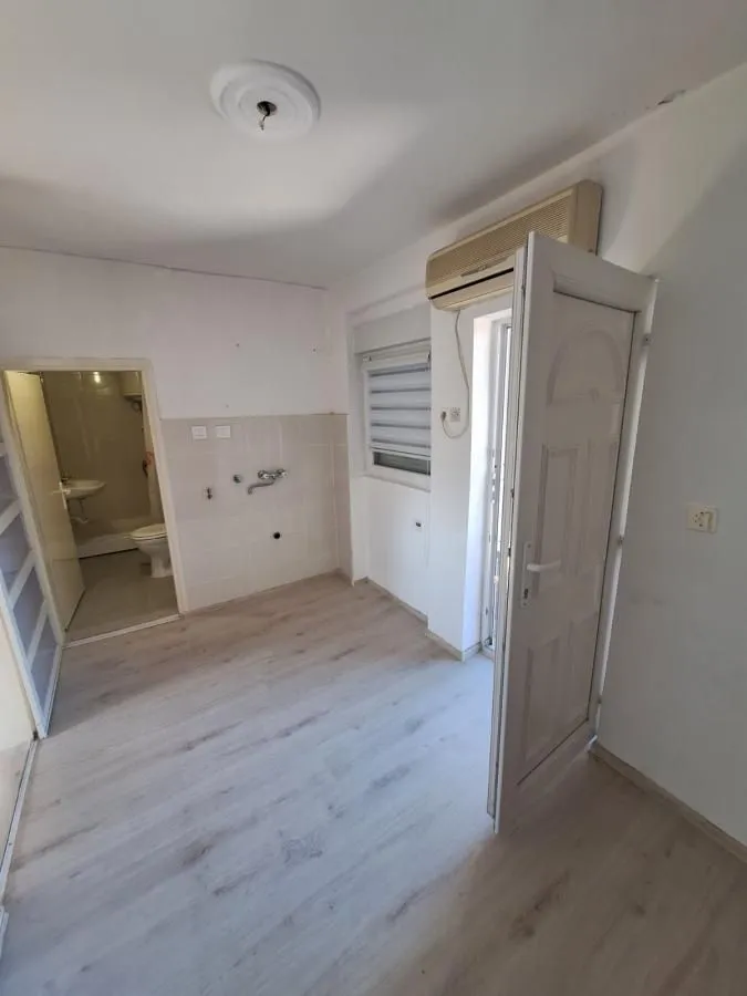 Prodaja, jednosoban stan, 29m², Podbara, Novi Sad Sve Podlokacije