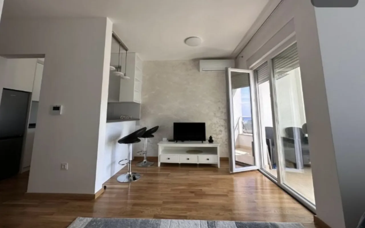 Rent, one bedroom apartment, 32m², Bečići, Budva