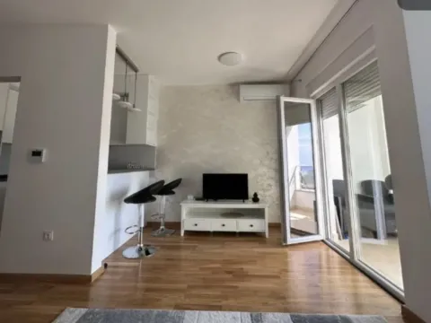 Izdavanje, jednosoban stan, 32m², Bečići, Budva - image 4