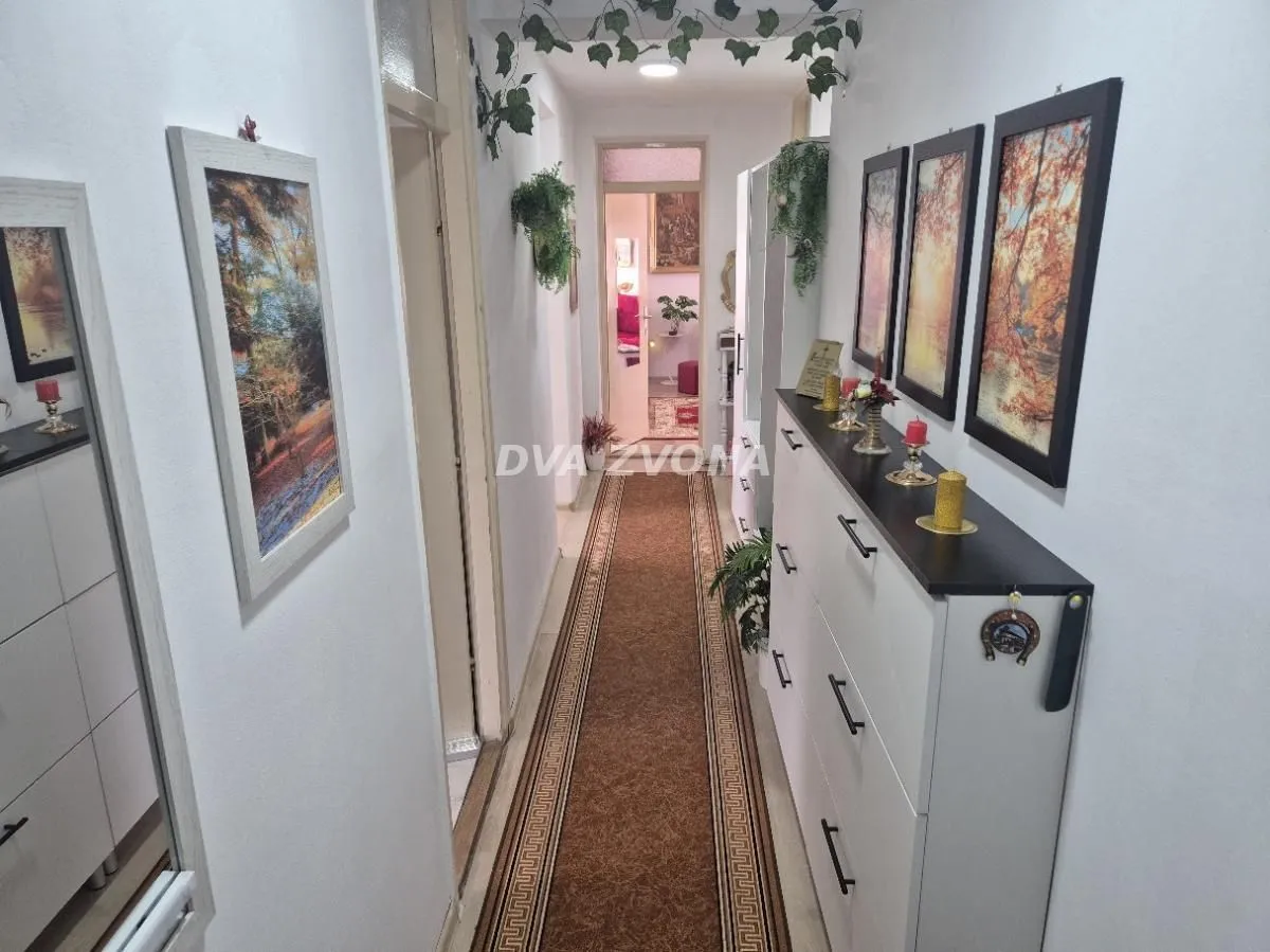 Prodaja, trosoban stan, 75m², Novi Bečej, Zrenjanin