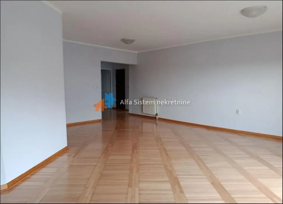 Izdavanje, četvorosoban stan, 125m², Savski Venac, Beograd